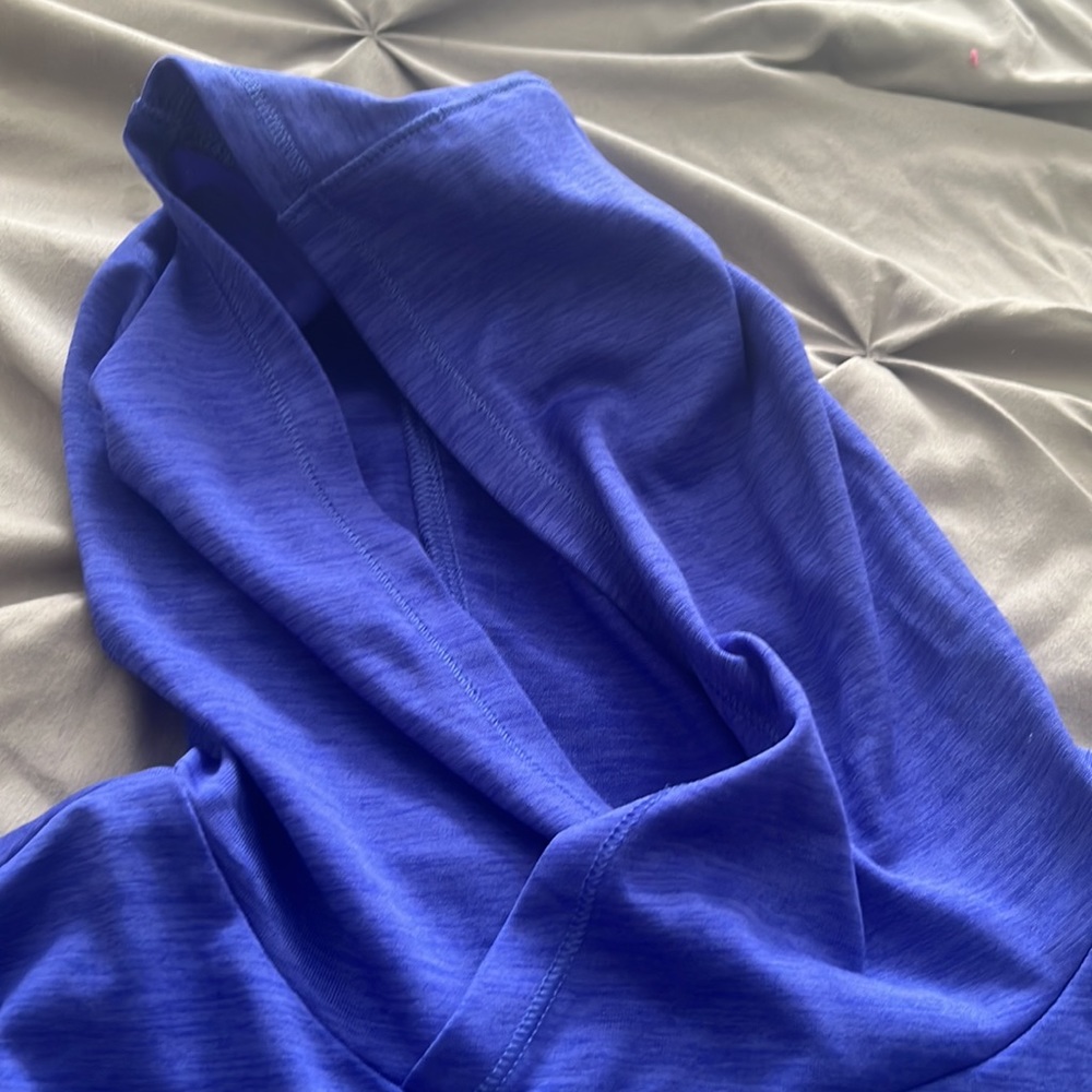 It's never been worn super cute purple size m - Picture 2 of 6